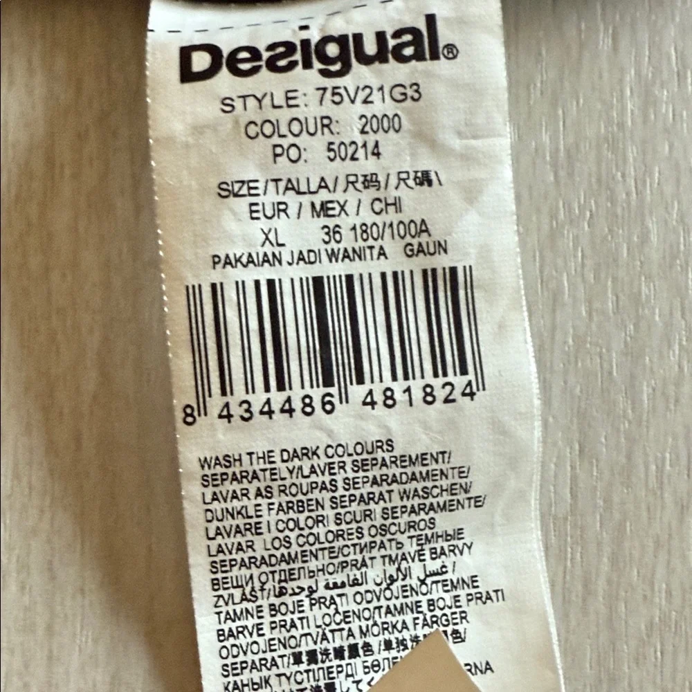 Desigual knows what it’s doing.  Size XL Dress - Picture 10 of 11
